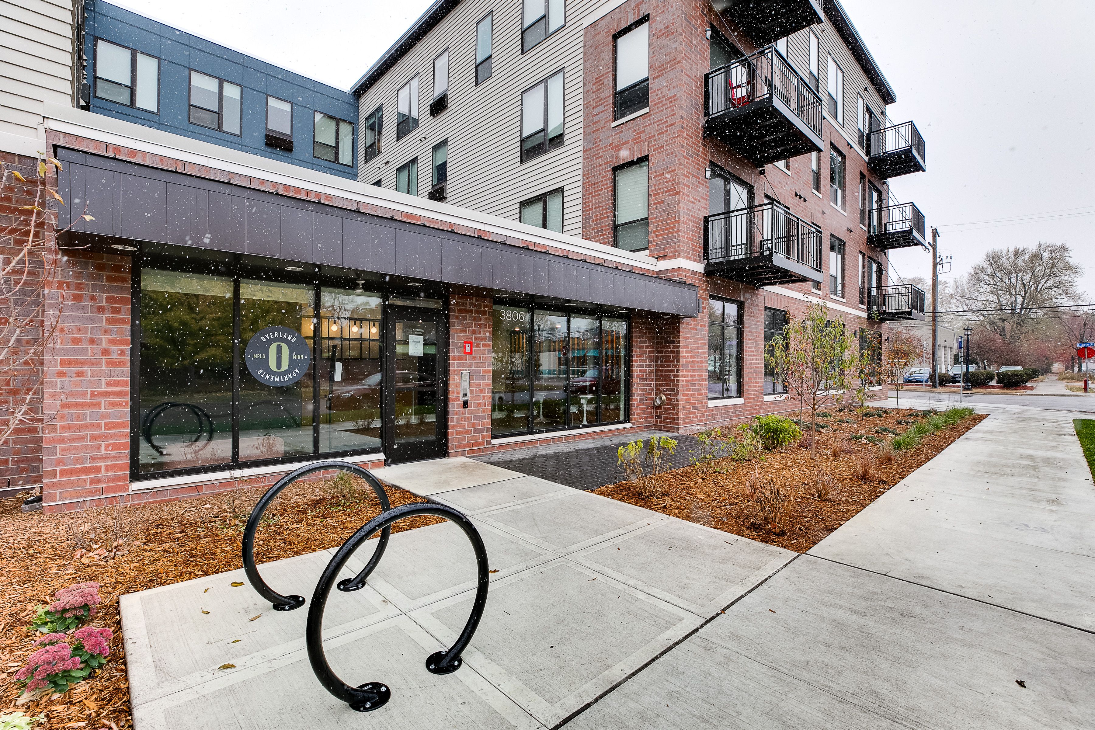 Overland Apartments The Multifamily Advisory Group at Cushman & Wakefield